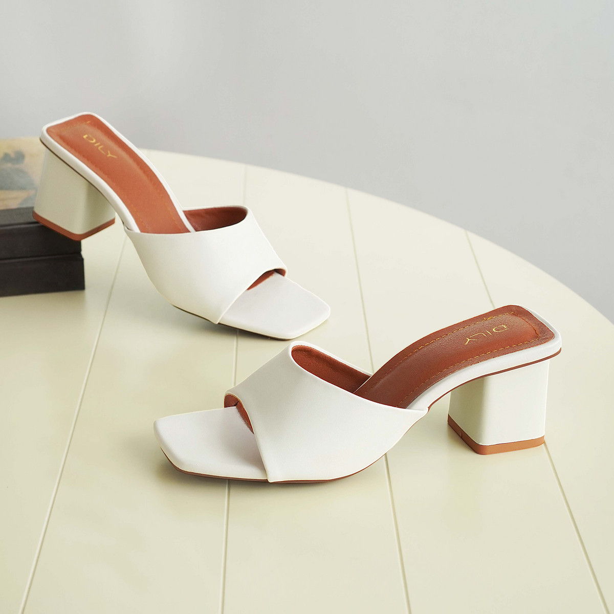 รองเท้าเปิดส้นส้นสูง AA0325