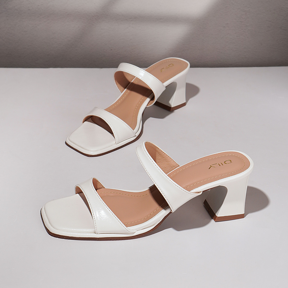 รองเท้าเปิดส้นส้นสูง AA0491