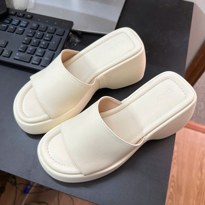 สีสัน: สีขาว / Size : 37