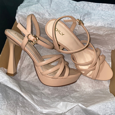 สีสัน: น้ำตาล / Size : 37