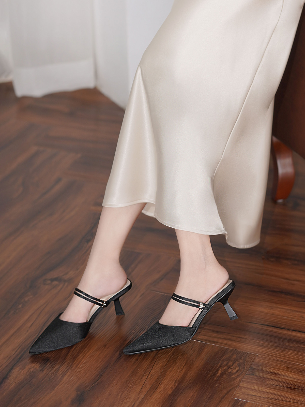 รองเท้าเปิดส้นส้นสูง DL0556