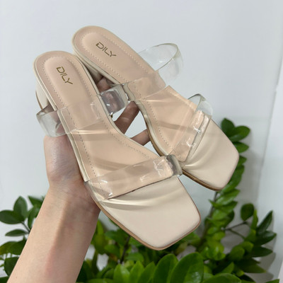 สีสัน: ครีม / Size : 38