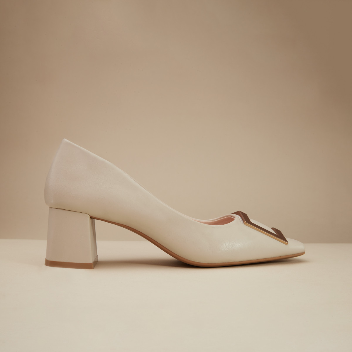 รองเท้าส้นสูงผู้หญิง AA0407