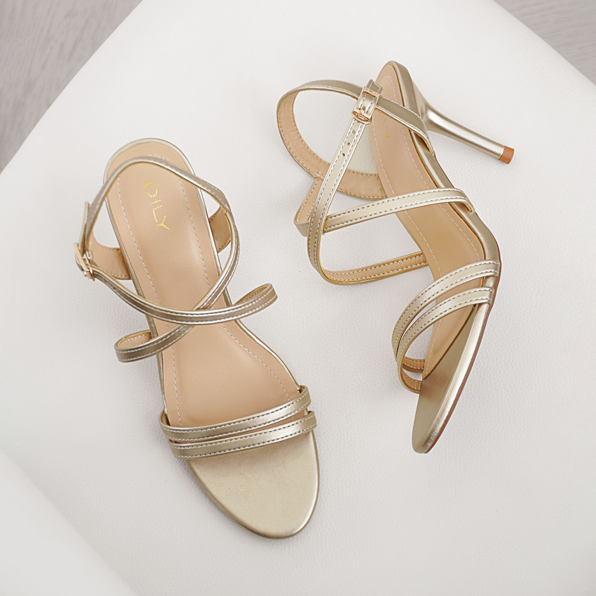 รองเท้าส้นสูงแบบเปิดหน้า DL0548