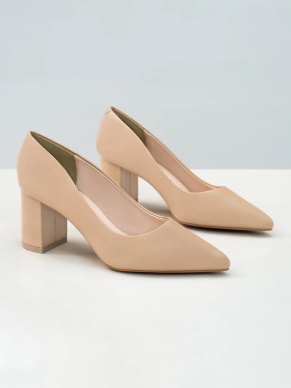 รองเท้าส้นสูงพื้นเหลี่ยม AA0265