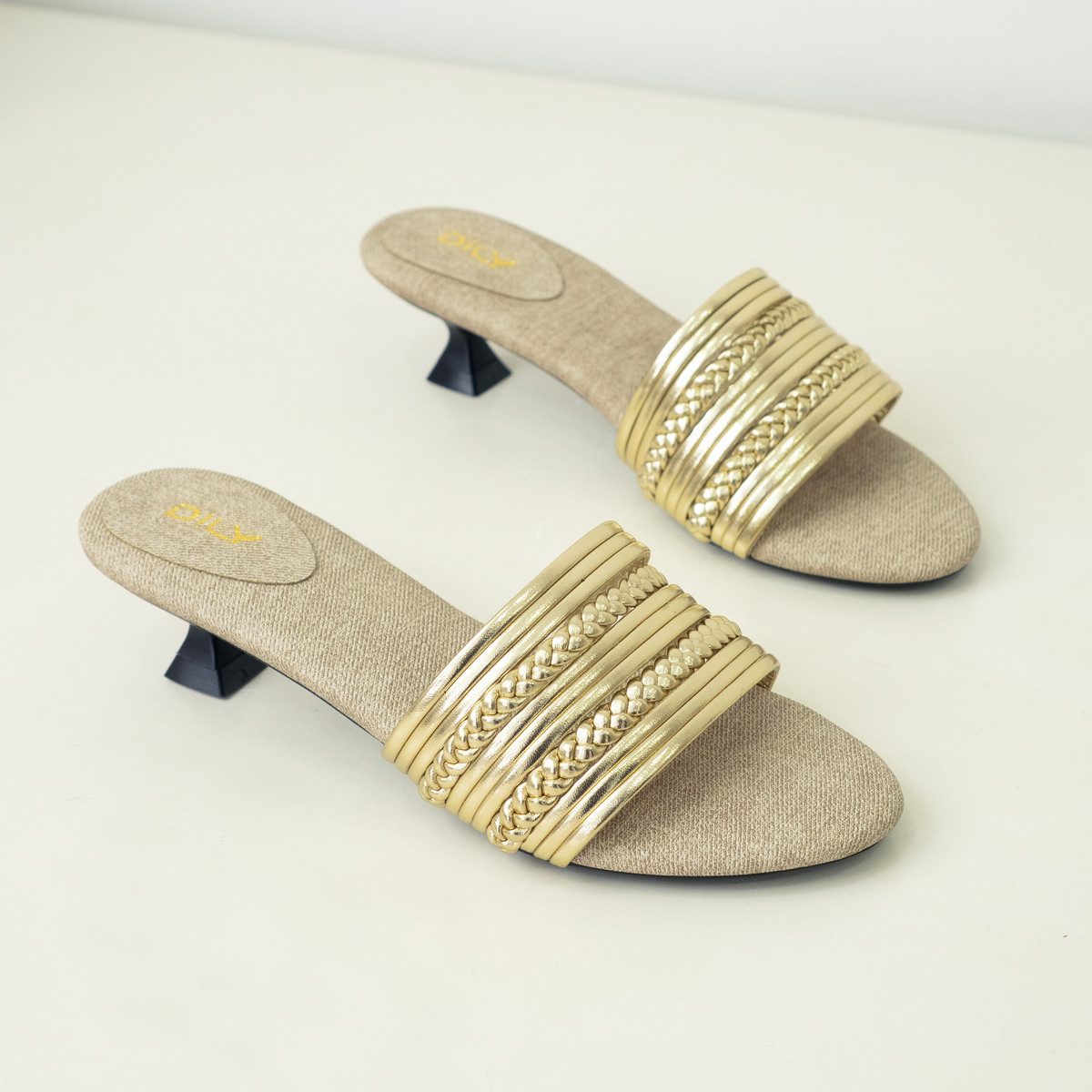 รองเท้าแตะส้นสูง DL0613