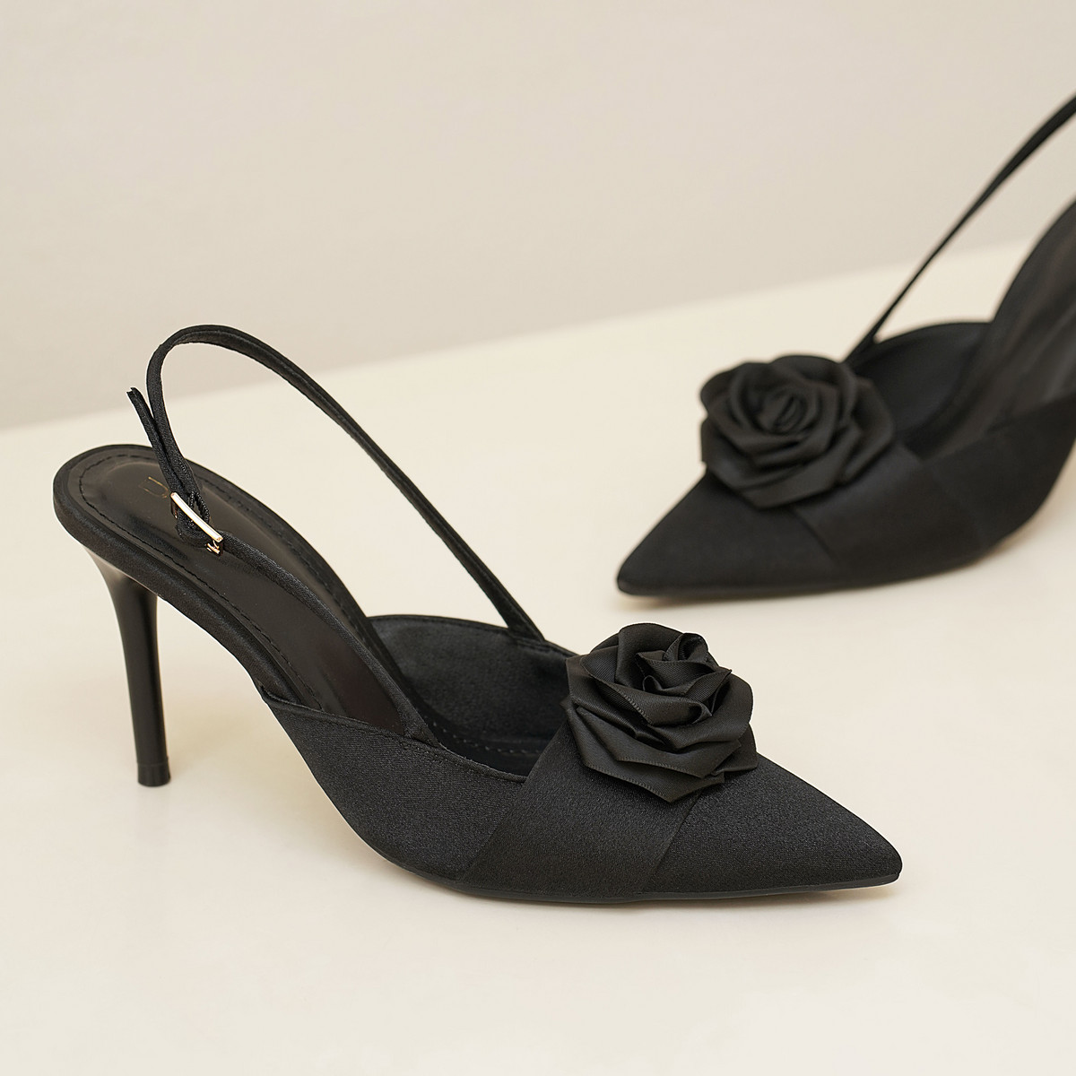 รองเท้าสลิงแบ็ค DL0524