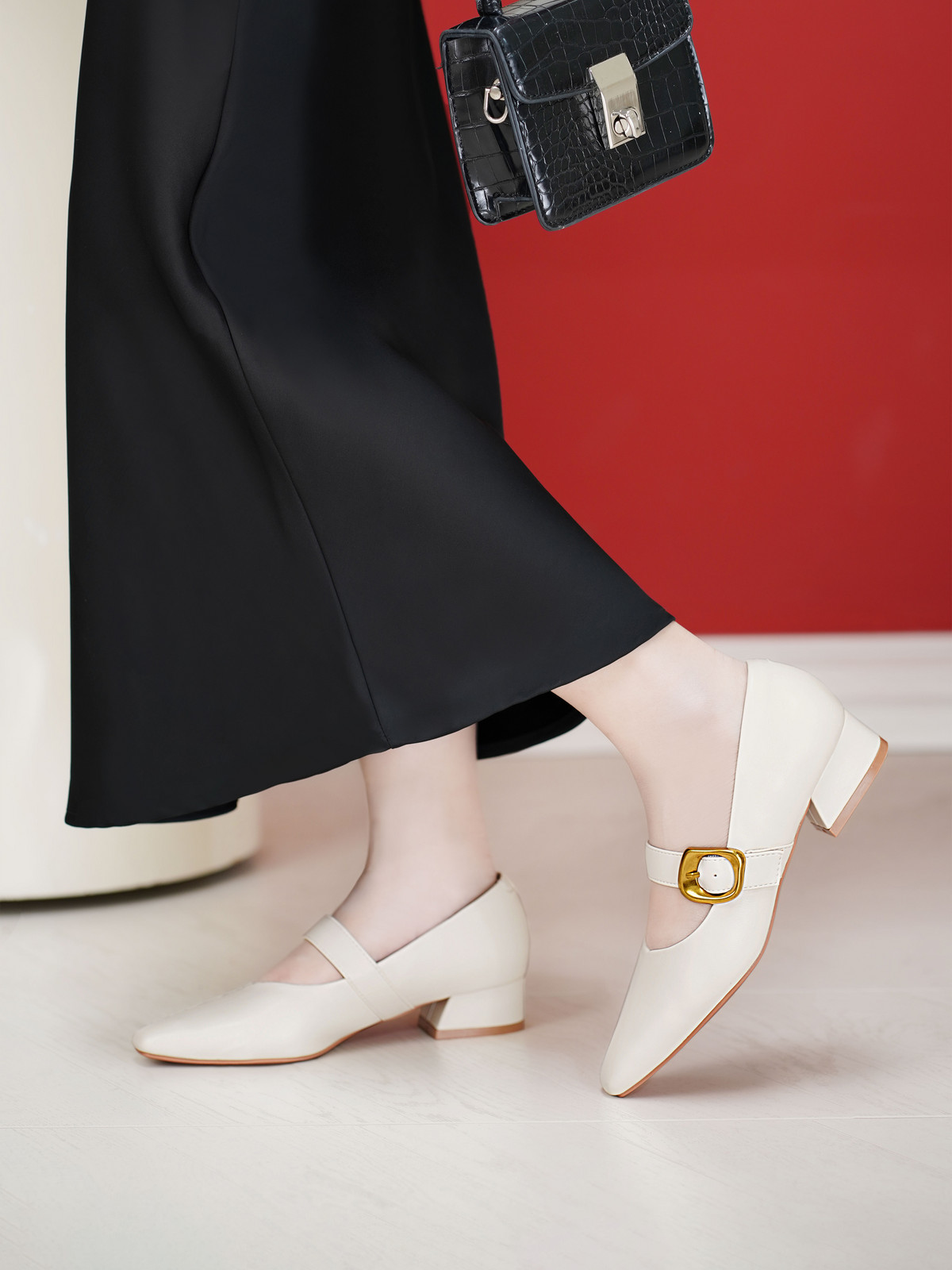 รองเท้าส้นสูงผู้หญิง DL0562