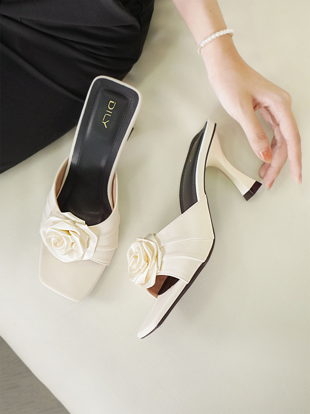 รองเท้าเปิดส้นส้นสูง DL0577