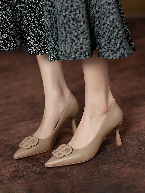 รองเท้าส้นสูงปลายแหลม AA0380