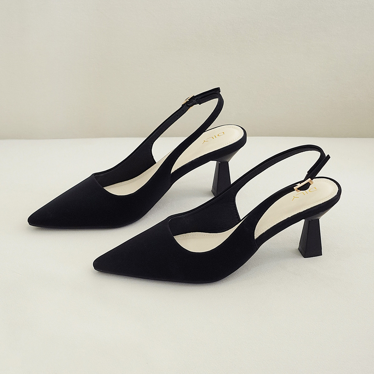 รองเท้าสลิงแบ็ค DL0612