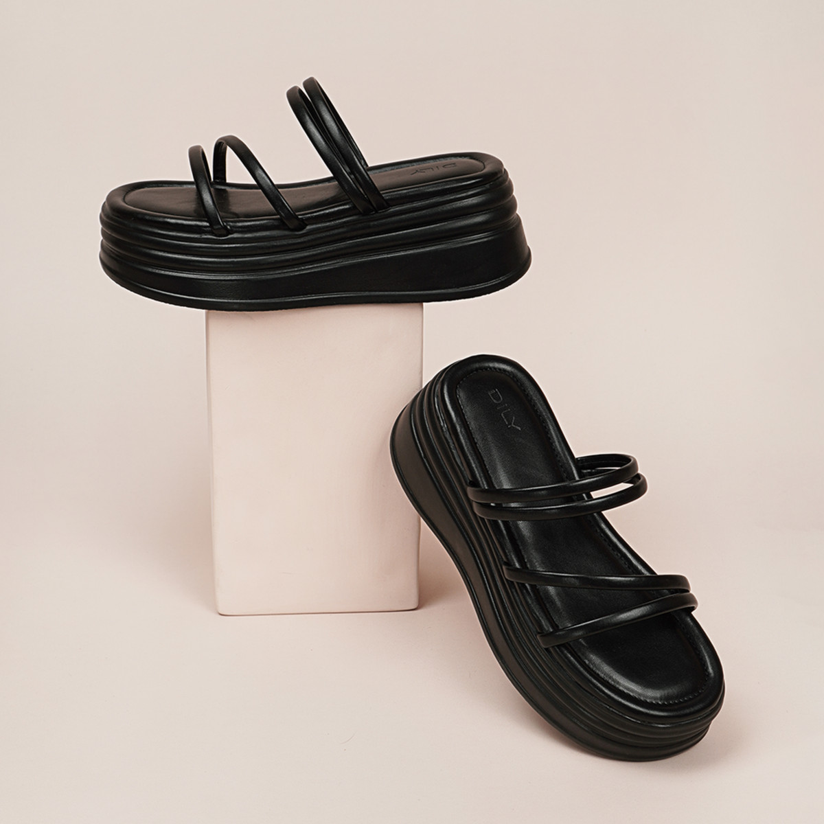 รองเท้าแตะพื้นหนา DL0521