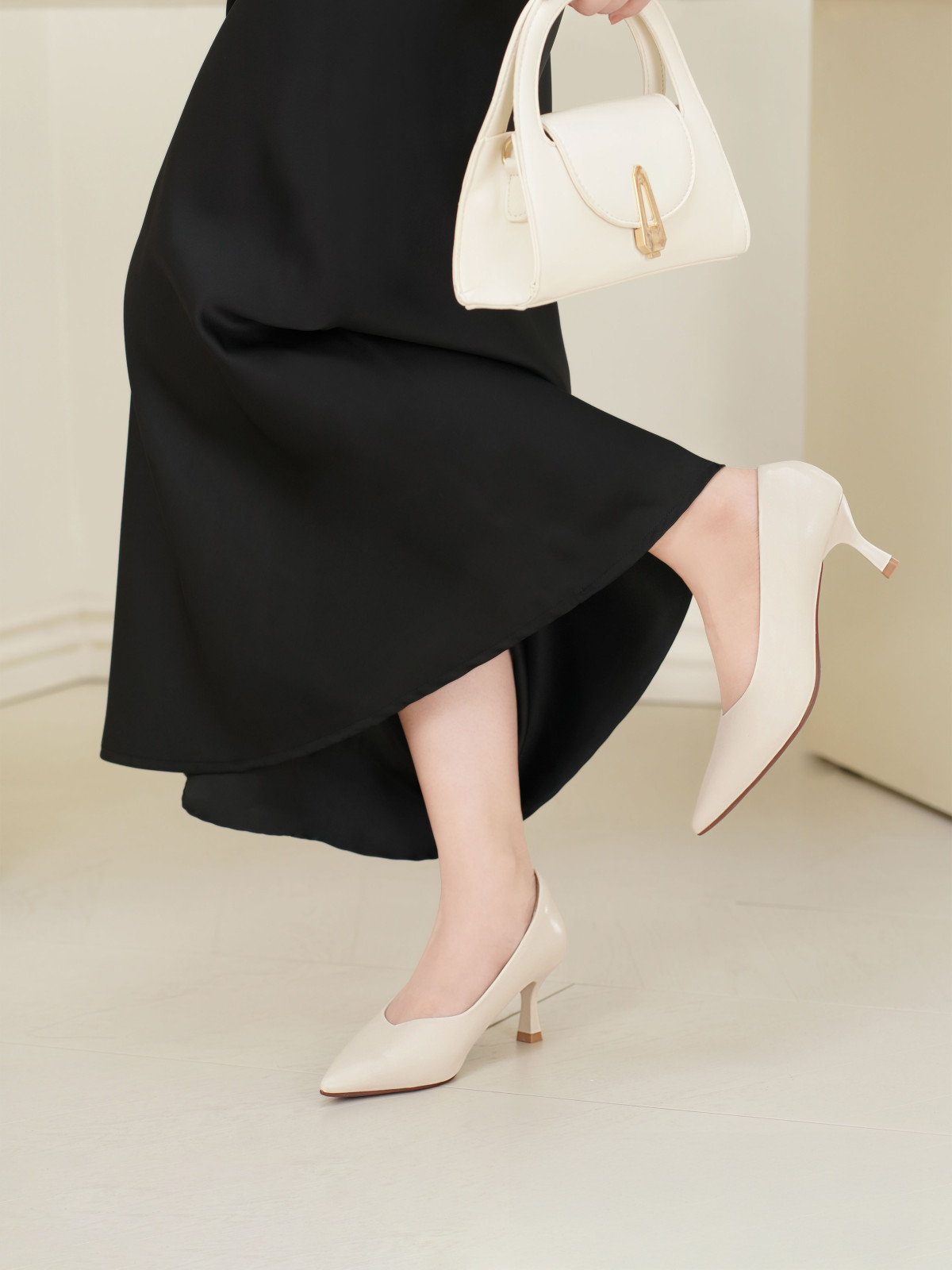 รองเท้าส้นสูงใส่สบาย DL0586