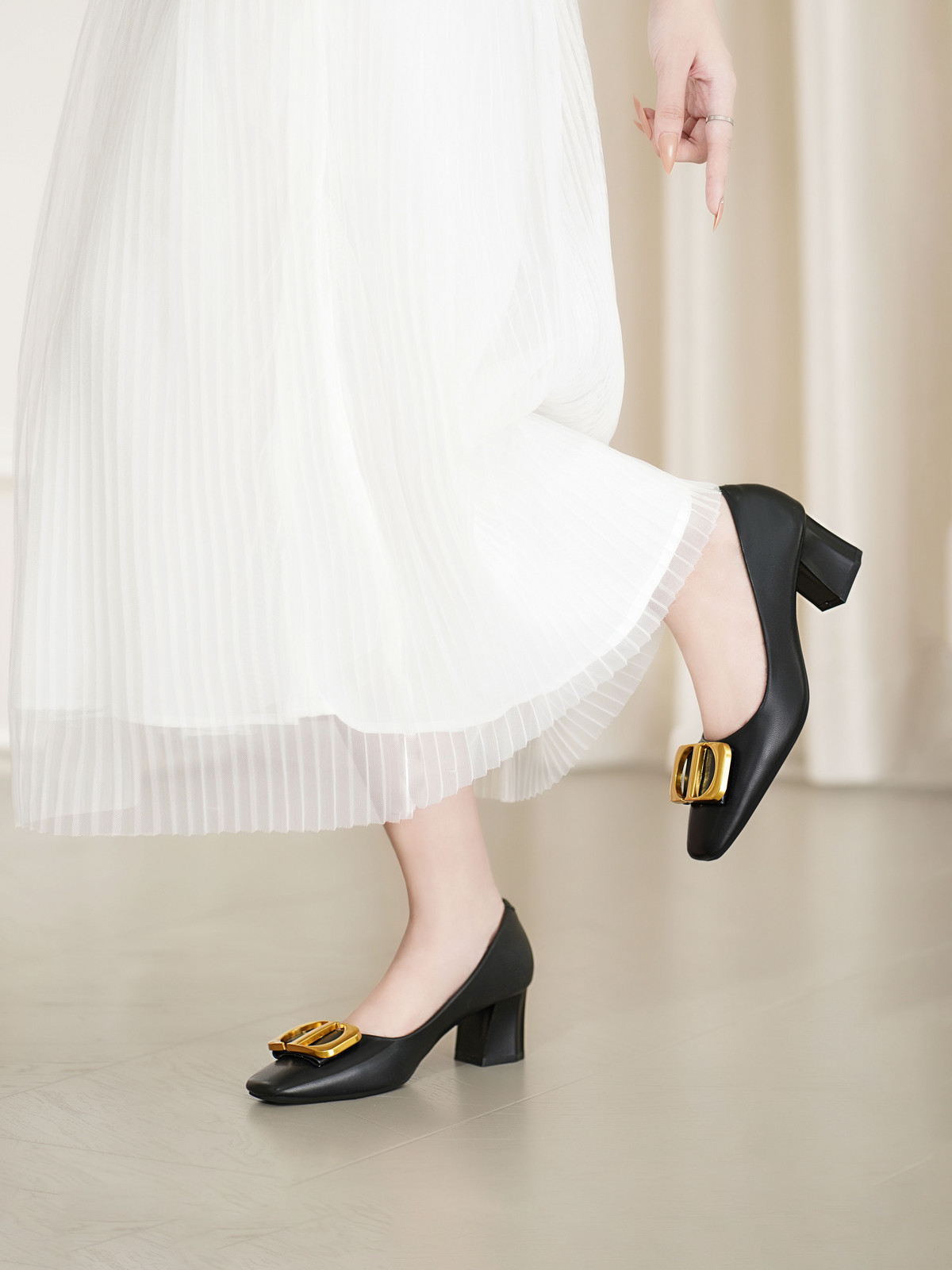 รองเท้าส้นสูงผู้หญิง AA0484