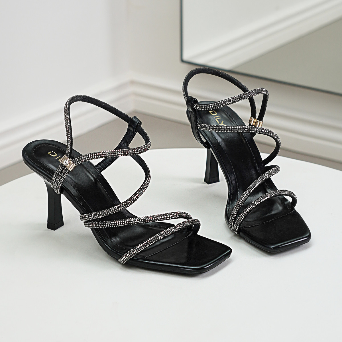 รองเท้าส้นสูงแบบเปิดหน้า DL0532