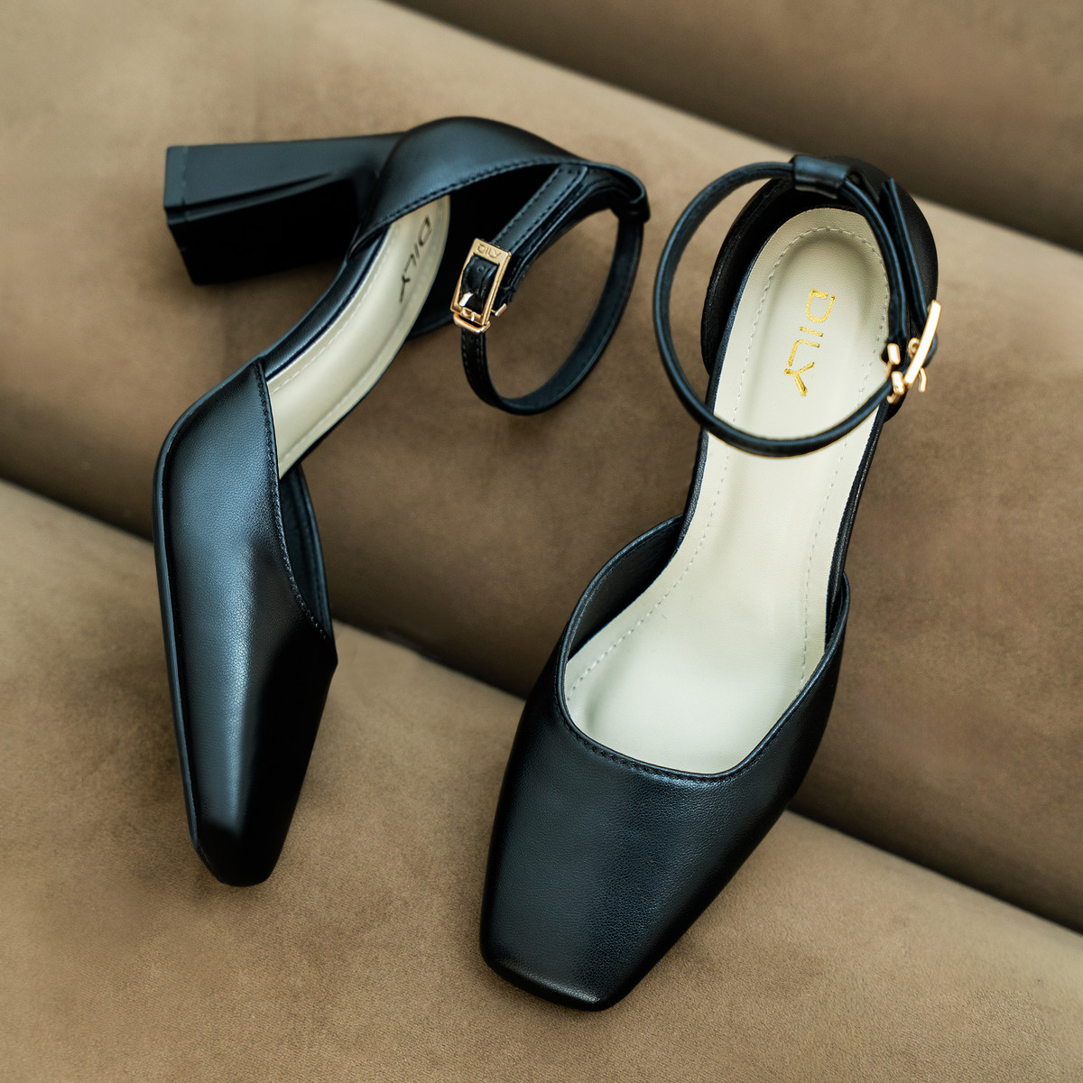 รองเท้าปิดหน้าเท้า DL0629