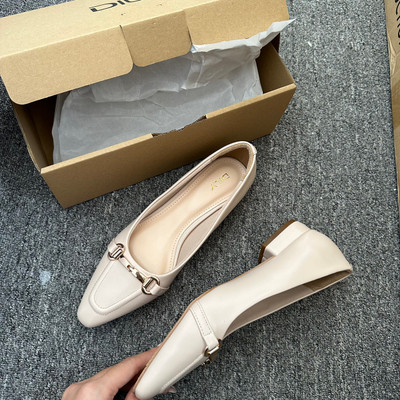 สีสัน: ครีม / Size : 35