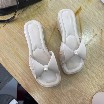 สีสัน: ครีม / Size : 36