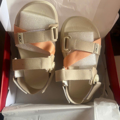 สีสัน: สีส้ม / Size : 36