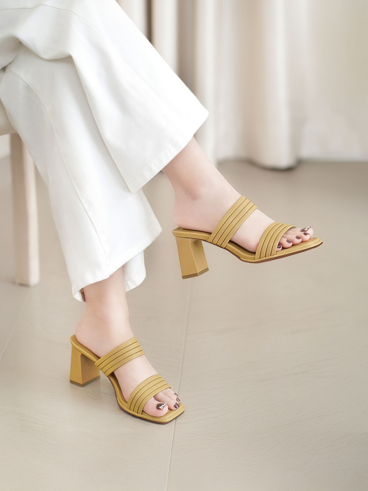 รองเท้าเปิดส้นส้นสูง AA0422