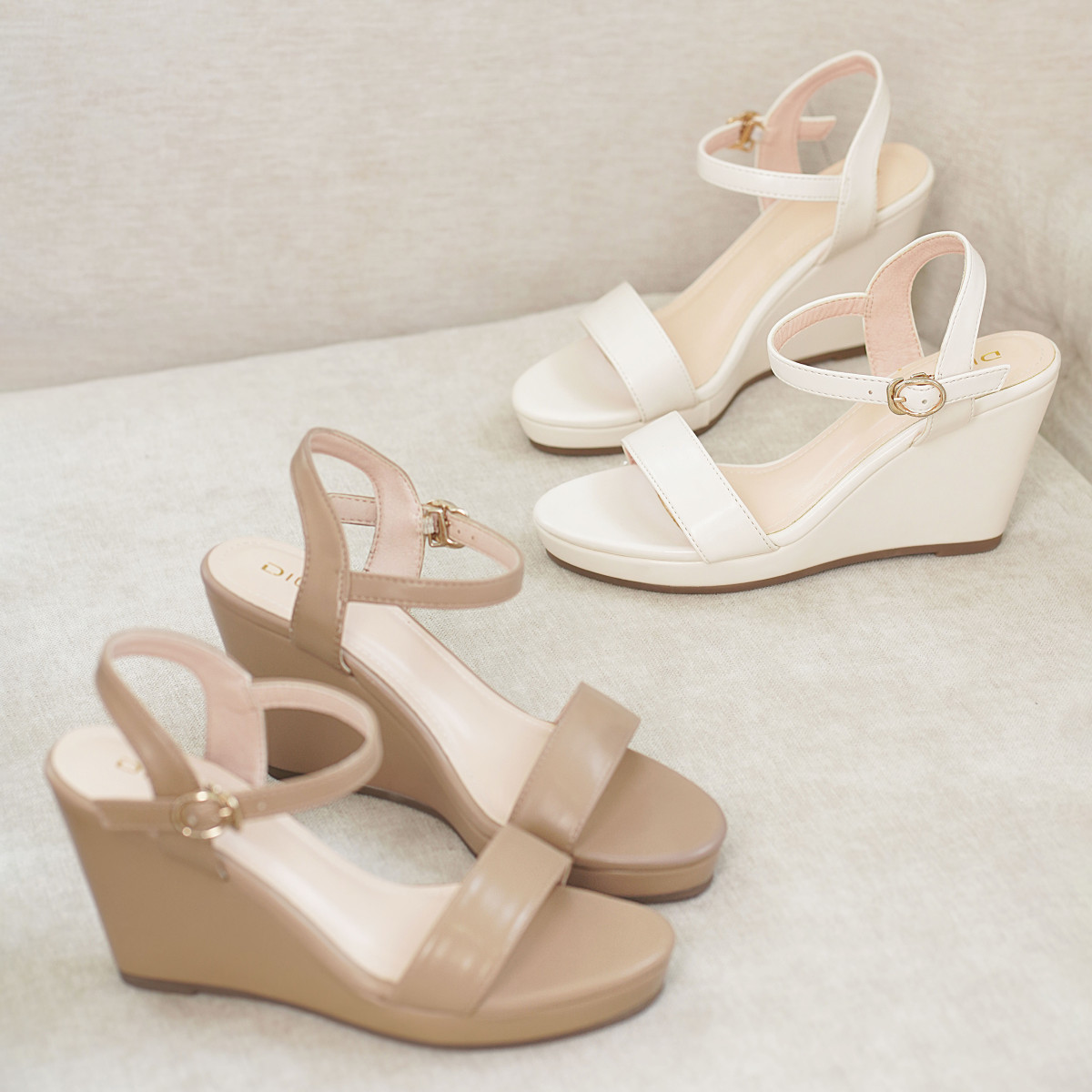 รองเท้าส้นสูงแบบเปิดหน้า AA0425