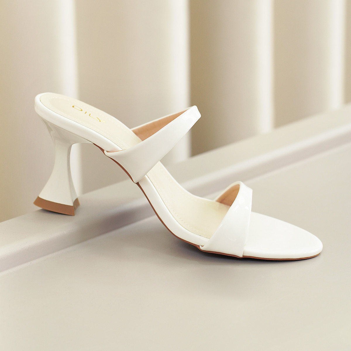 รองเท้าเปิดส้นส้นสูง DL0594