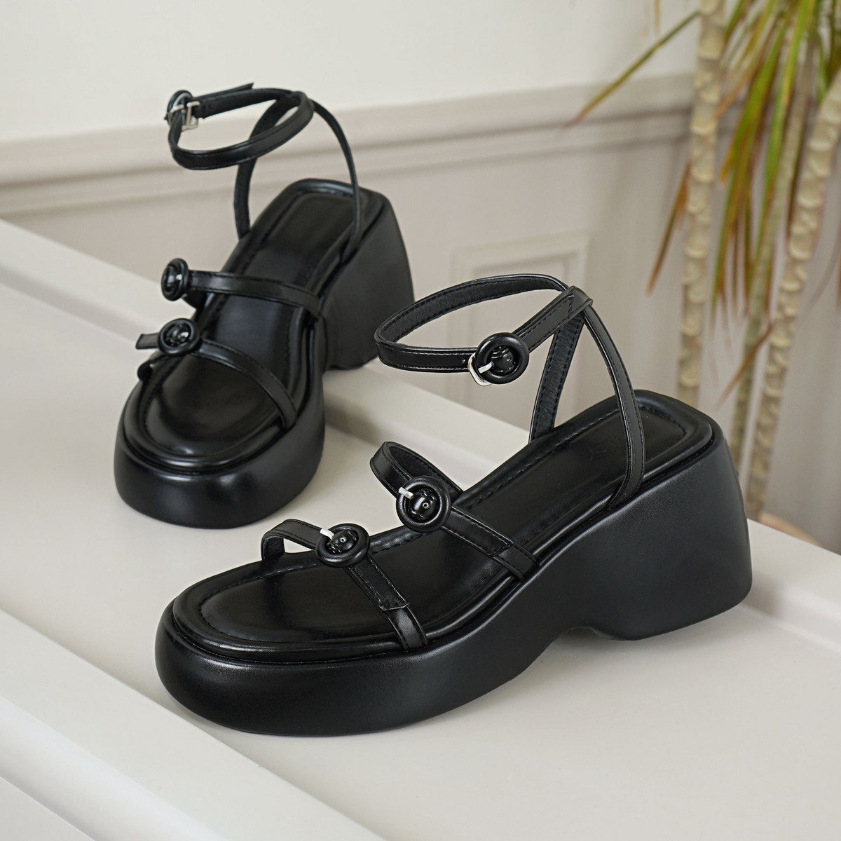 รองเท้าแตะส้นตึกผู้หญิง DL0587