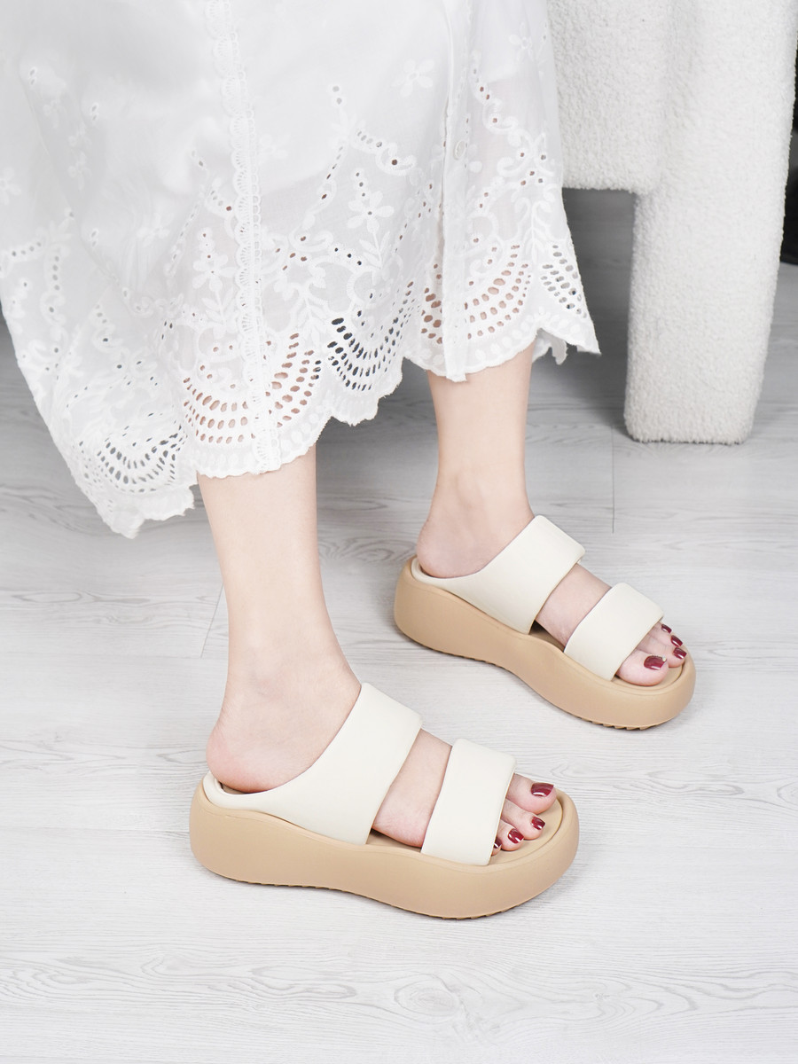 รองเท้าพื้นตึก DILY สายคาดเรียบง่าย นุ่มพิเศษ พื้นกันลื่น สูง 5 ซม. รุ่น AG0161