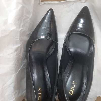 สีสัน: ดำ  / Size : 36