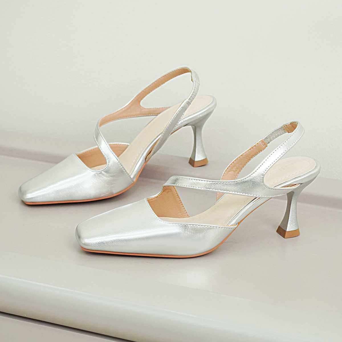 รองเท้าสลิงแบ็ค DL0558