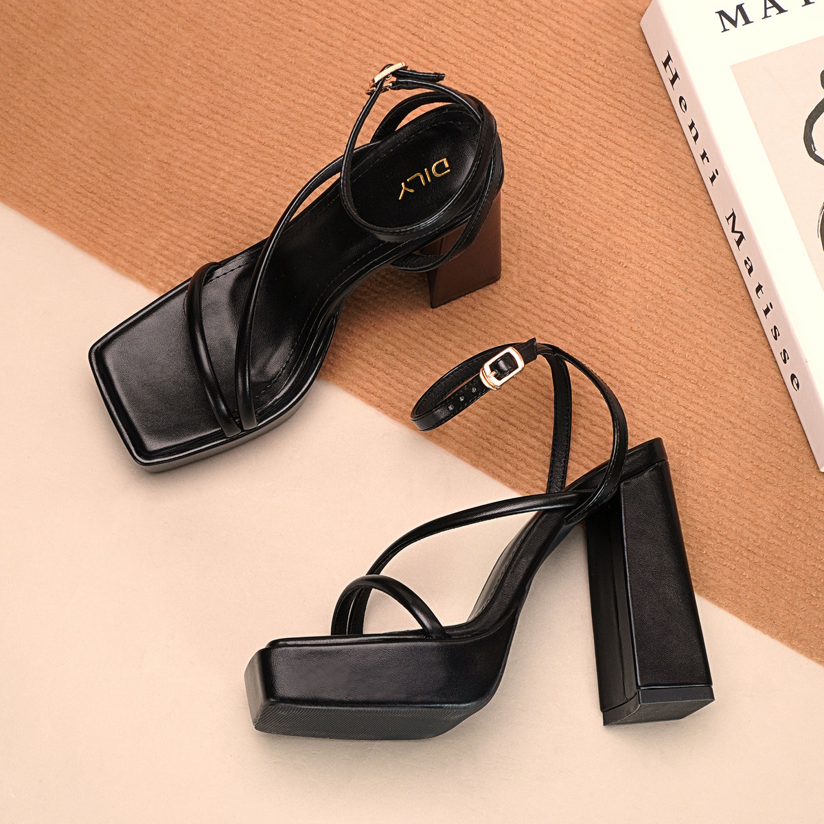 รองเท้าแตะส้นตึกผู้หญิง AA0474