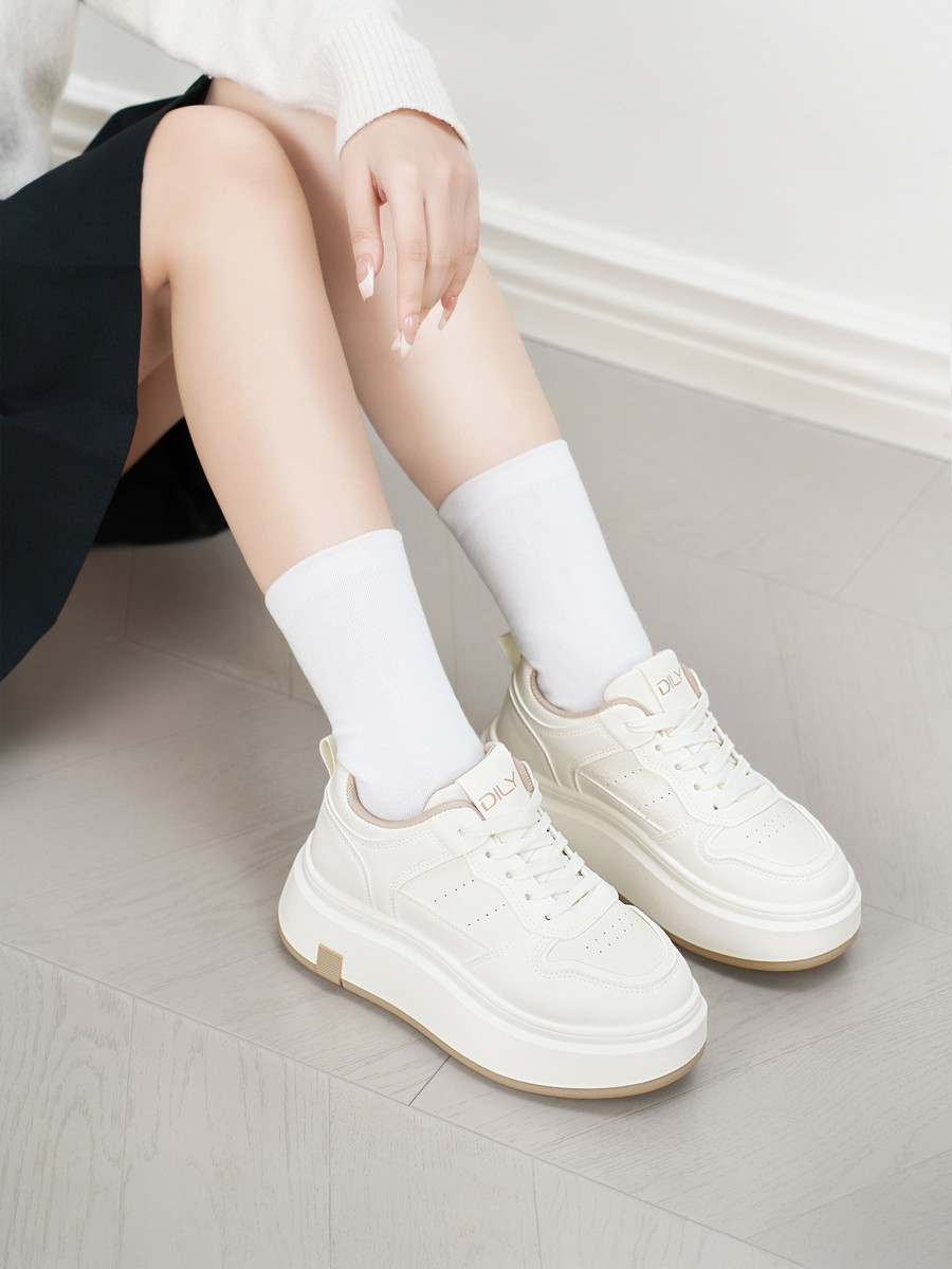 รองเท้าผ้าใบ DILY ดีไซน์สีตัดกันสุดน่ารัก พื้นสูง 6 ซม. เสริมรูปร่าง รุ่น AG0170