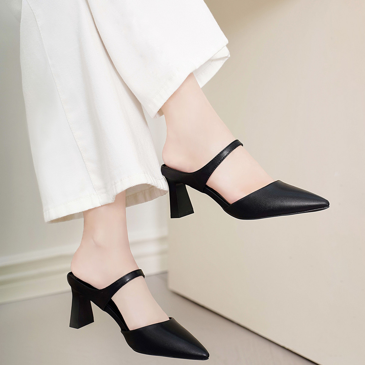 รองเท้ามิวล์ส้นสูง AA0454