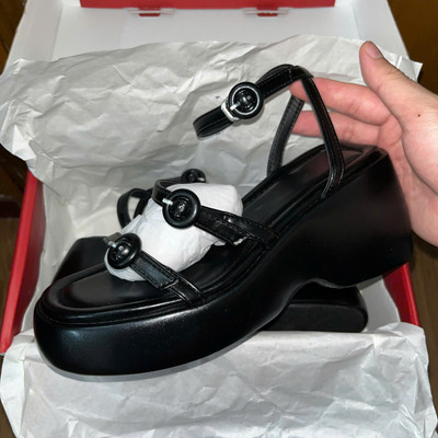 สีสัน: ดำ  / Size : 38