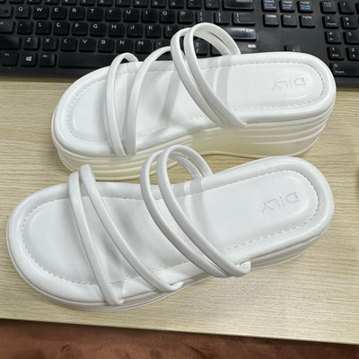 สีสัน: สีขาว / Size : 38