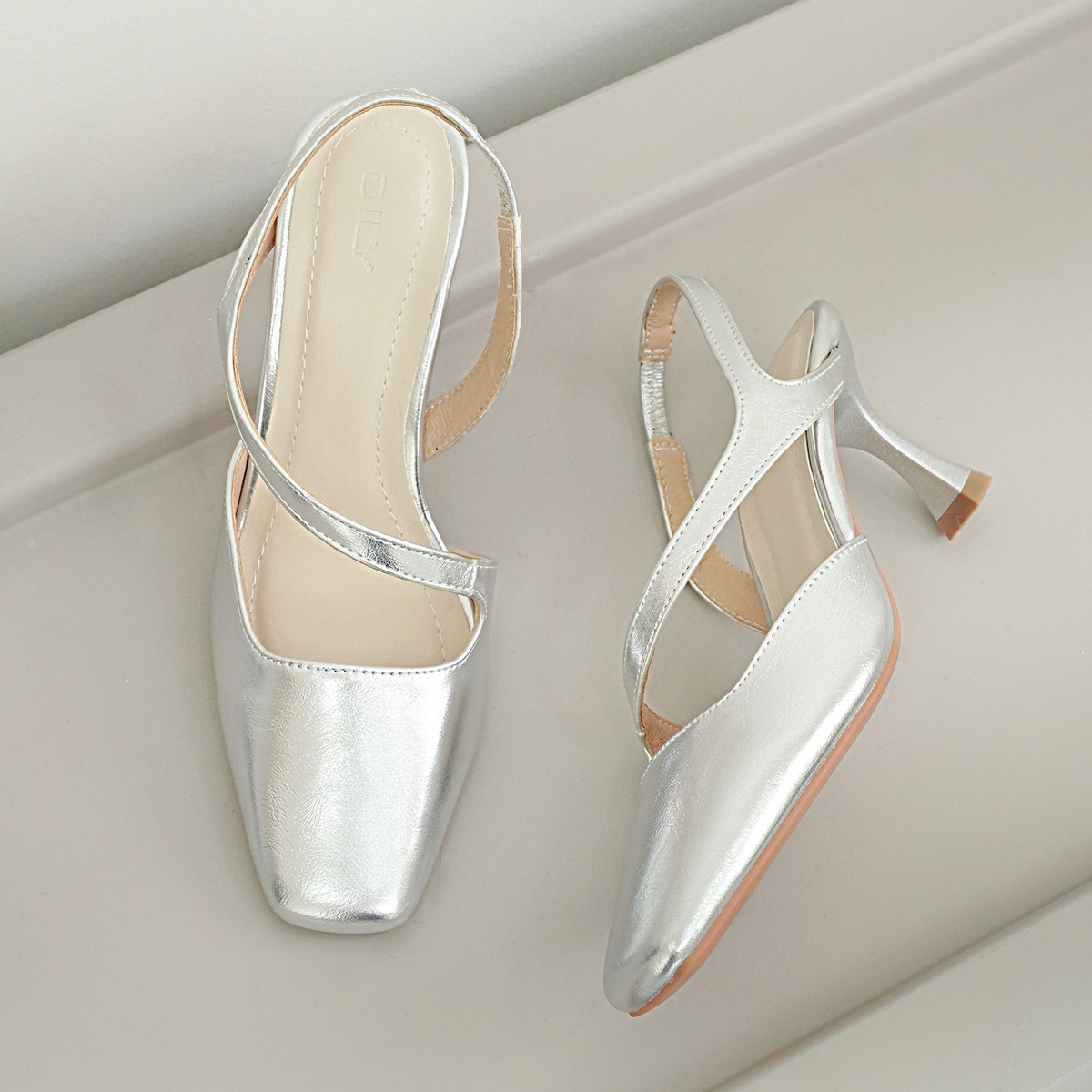 รองเท้าสลิงแบ็ค DL0558