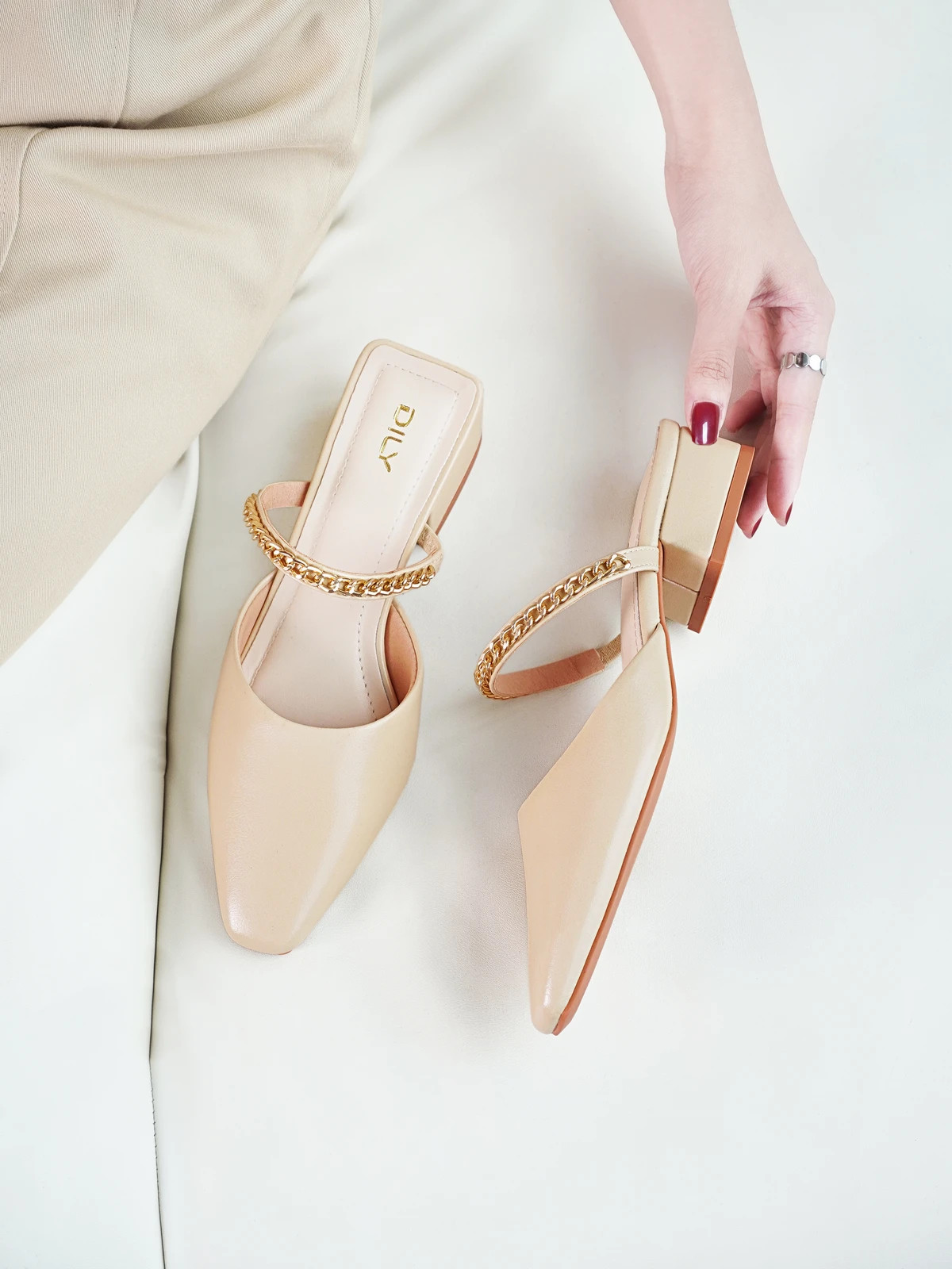 รองเท้าสวมเปิดส้น DILY สายโซ่สุดหรู ส้นเหลี่ยมมั่นคง สูง 3 ซม. รุ่น DL0539