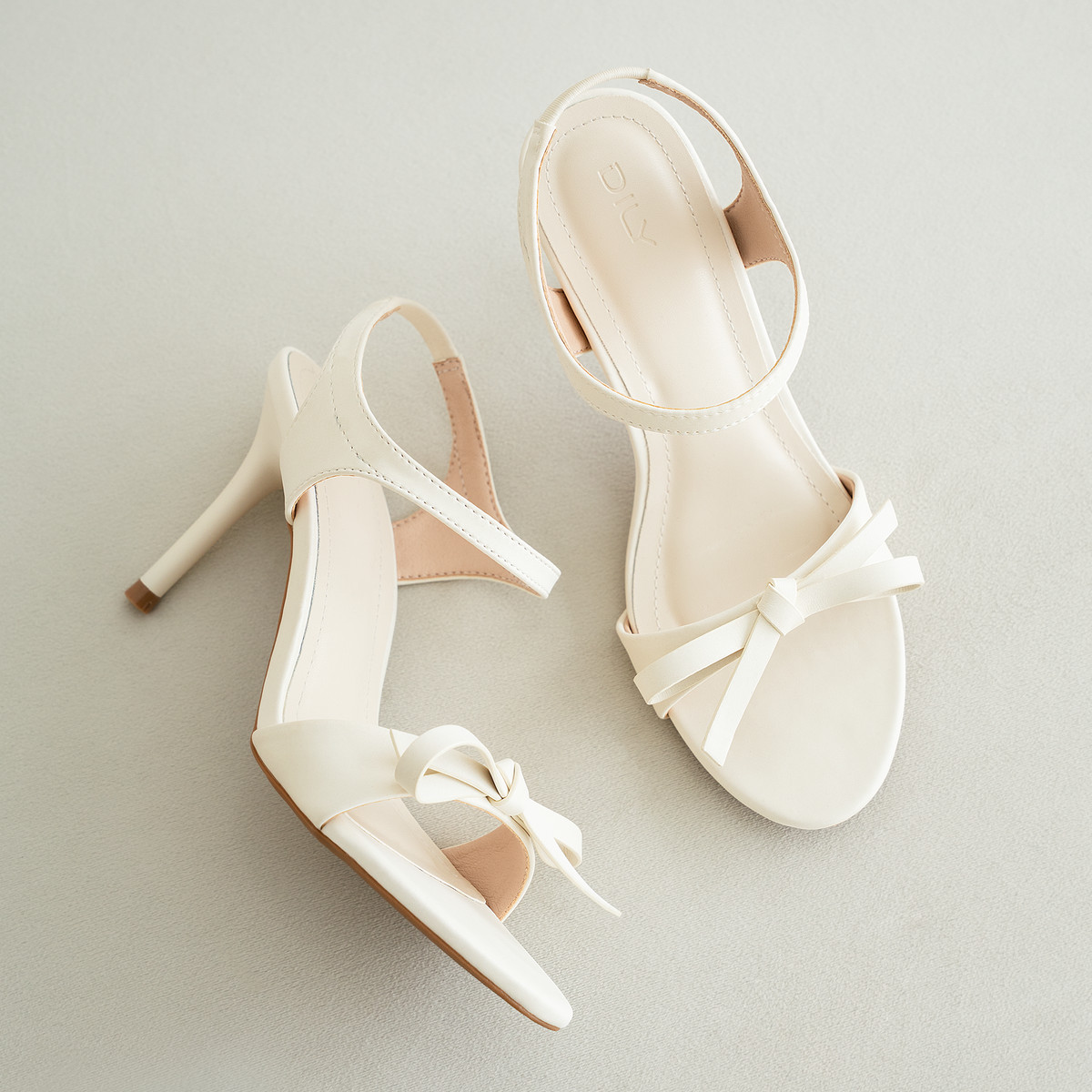 รองเท้าส้นสูงแบบเปิดหน้า DL0643