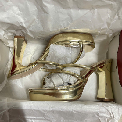 สีสัน: ทองคำ / Size : 36