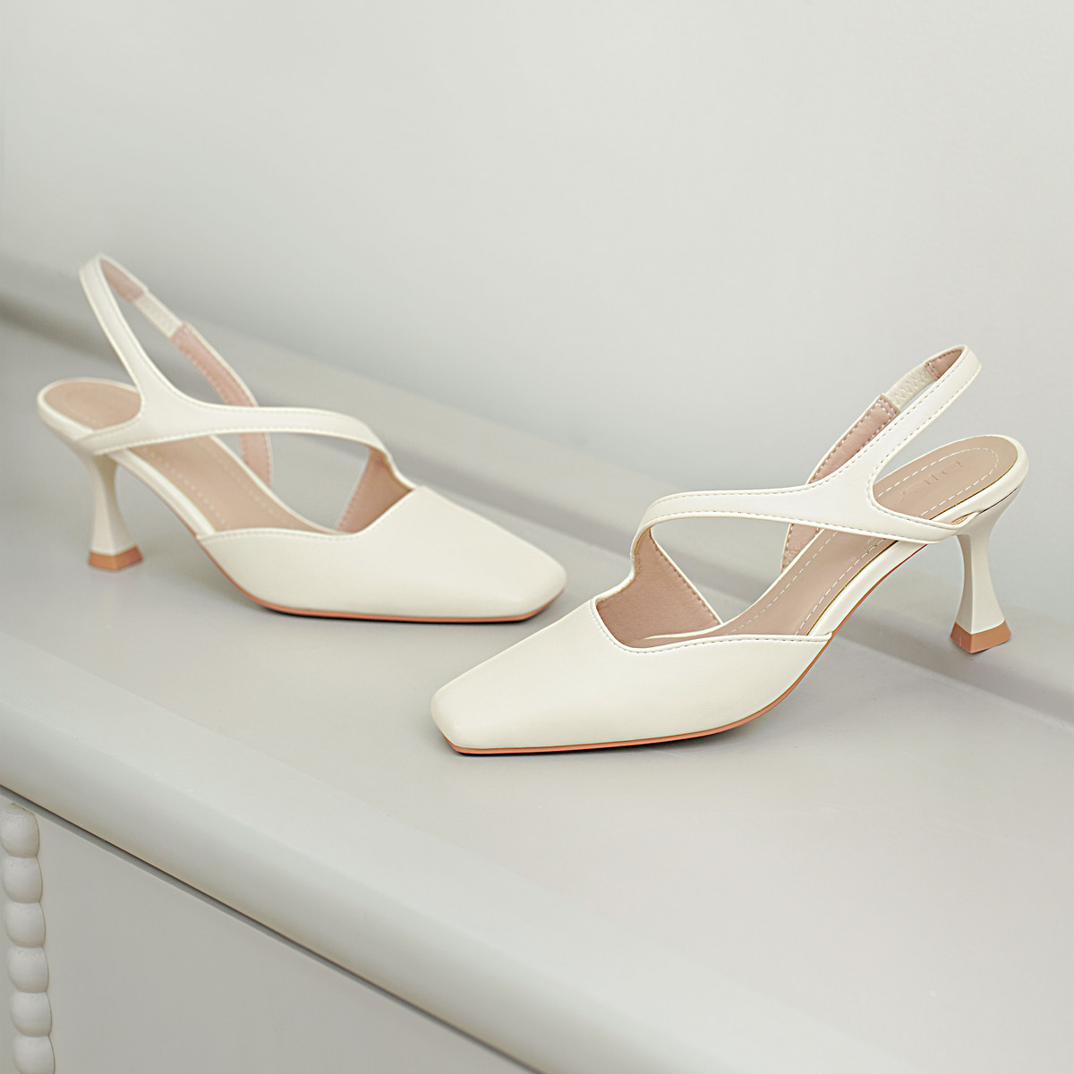 รองเท้าสลิงแบ็ค DL0558