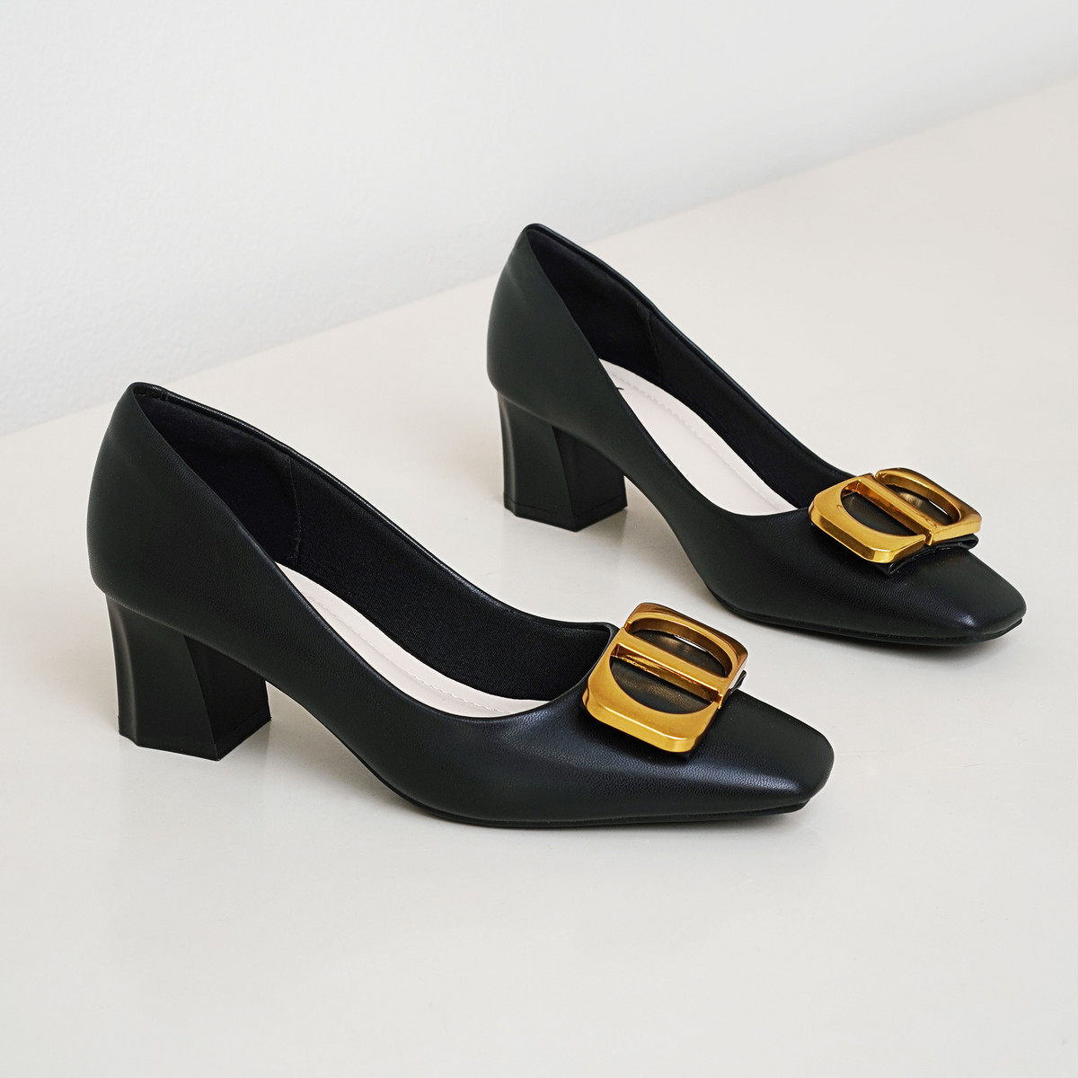 รองเท้าส้นสูงผู้หญิง AA0484