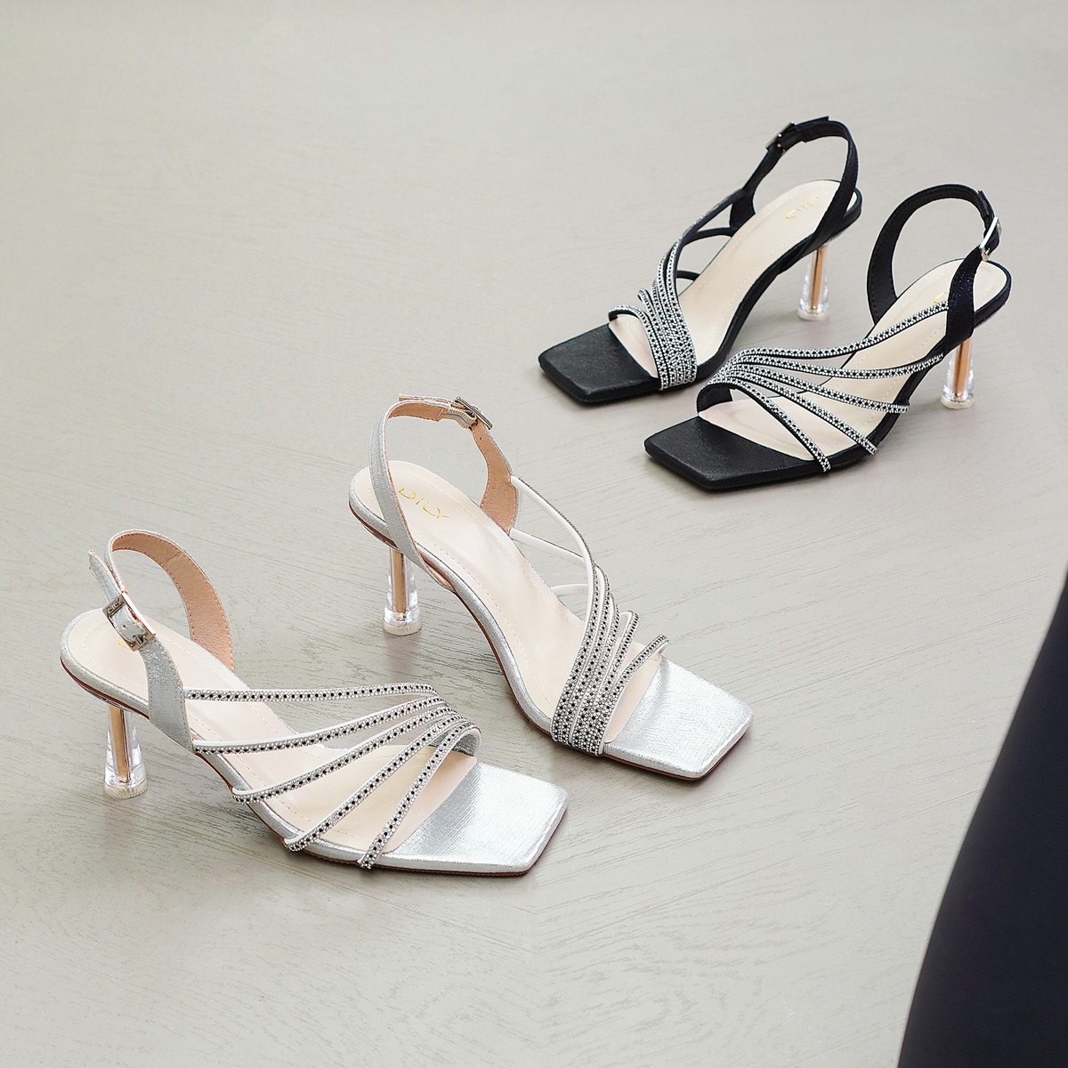 รองเท้าส้นสูงแบบเปิดหน้า DL0533