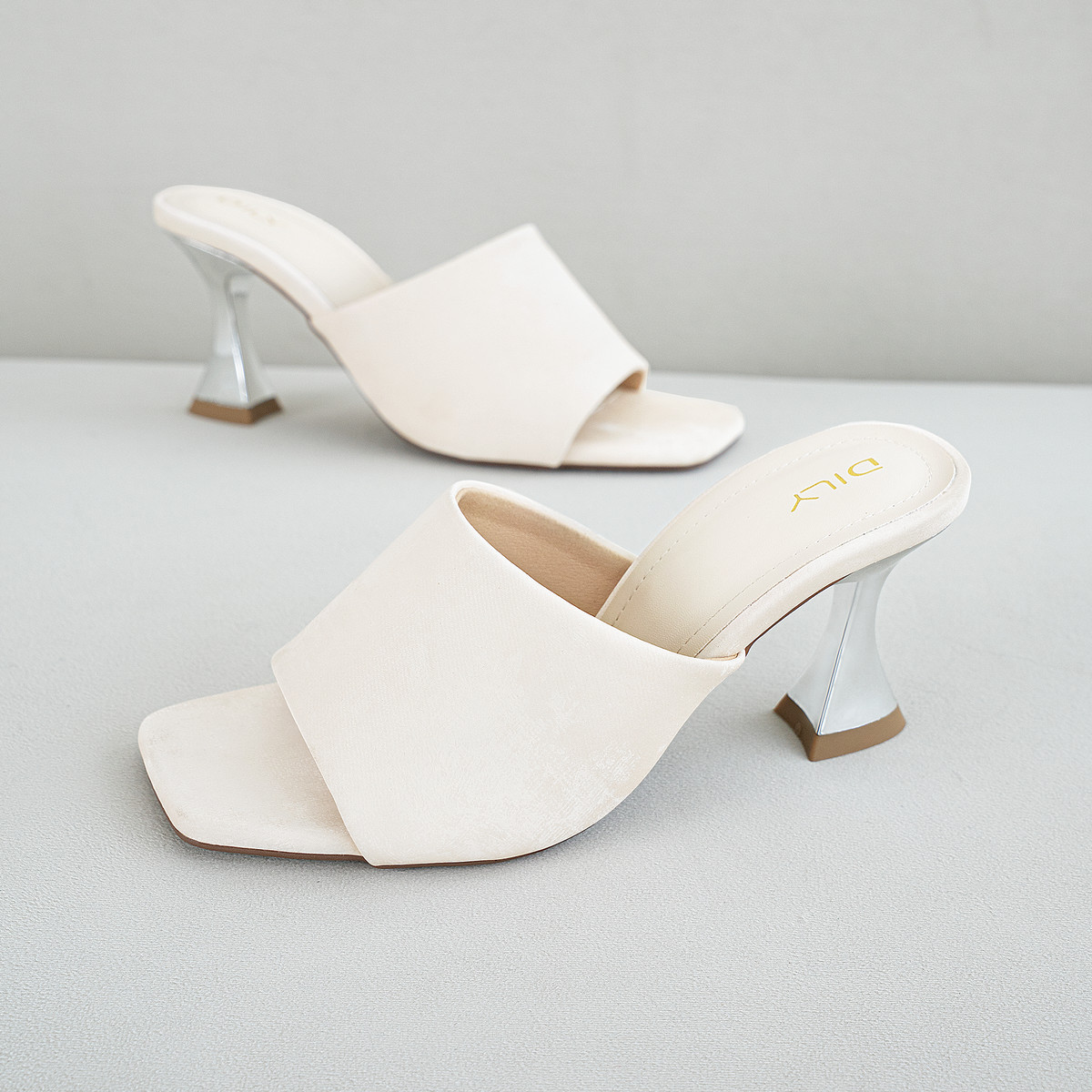 รองเท้าเปิดส้นส้นสูง DL0653