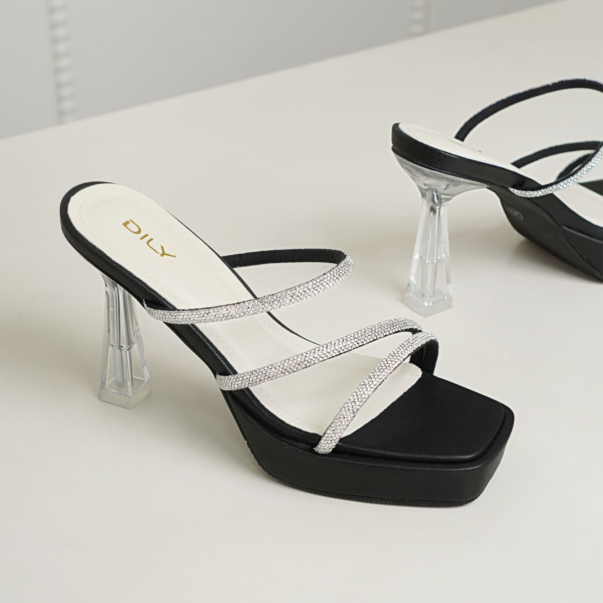 รองเท้าเปิดส้นส้นสูง DL0607