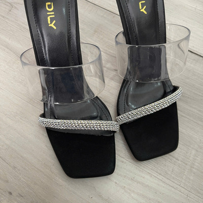 สีสัน: ดำ  / Size : 38