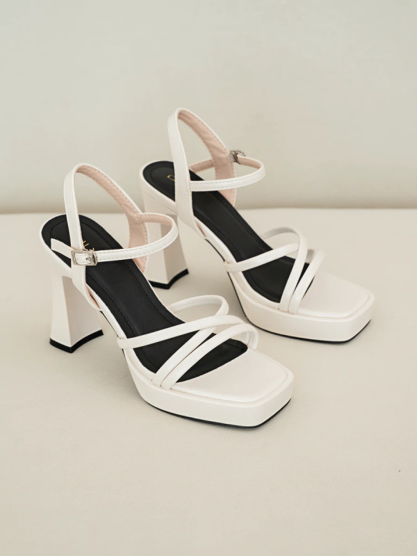 รองเท้าแตะส้นตึกผู้หญิง DL0546