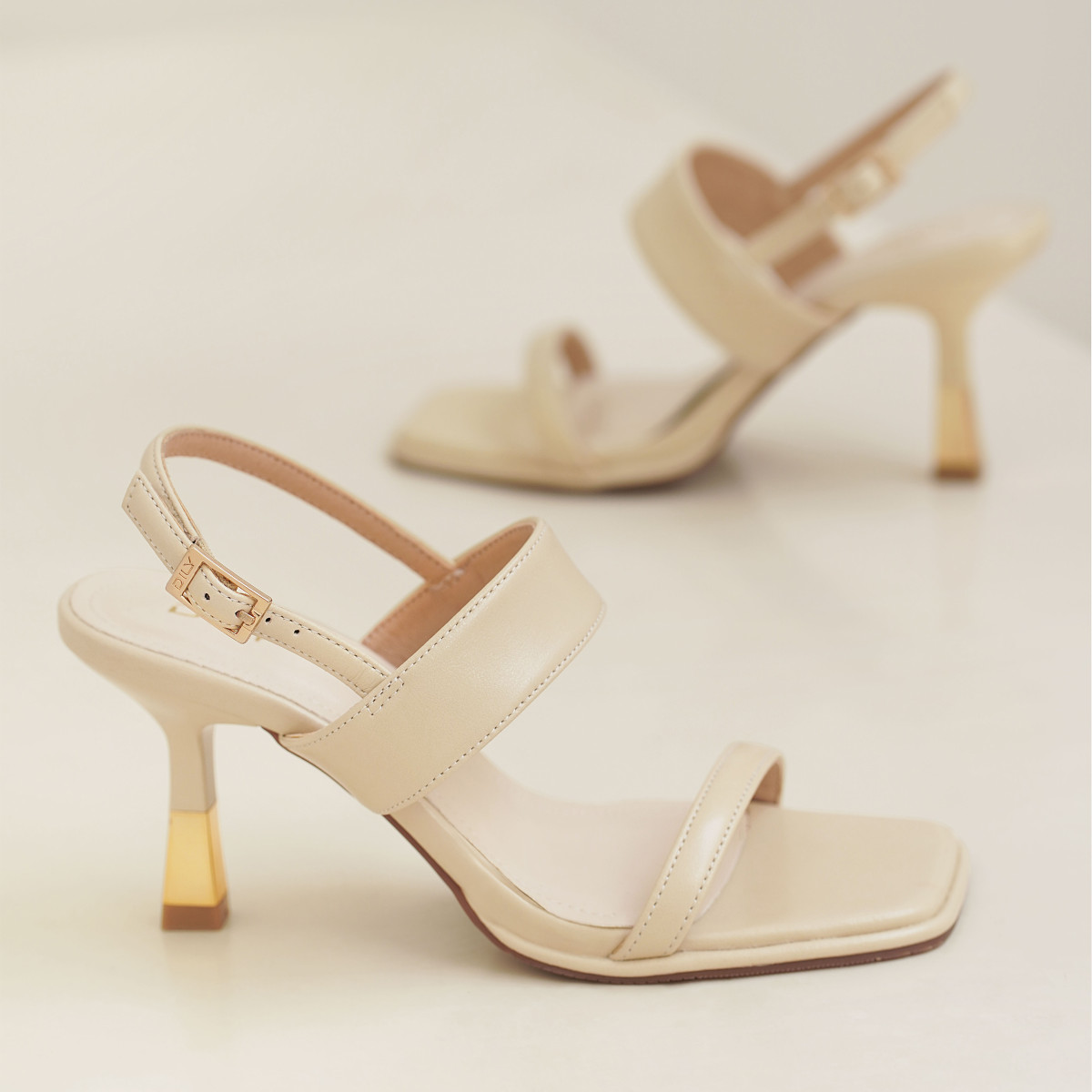 รองเท้าส้นสูงแบบเปิดหน้า DL0536