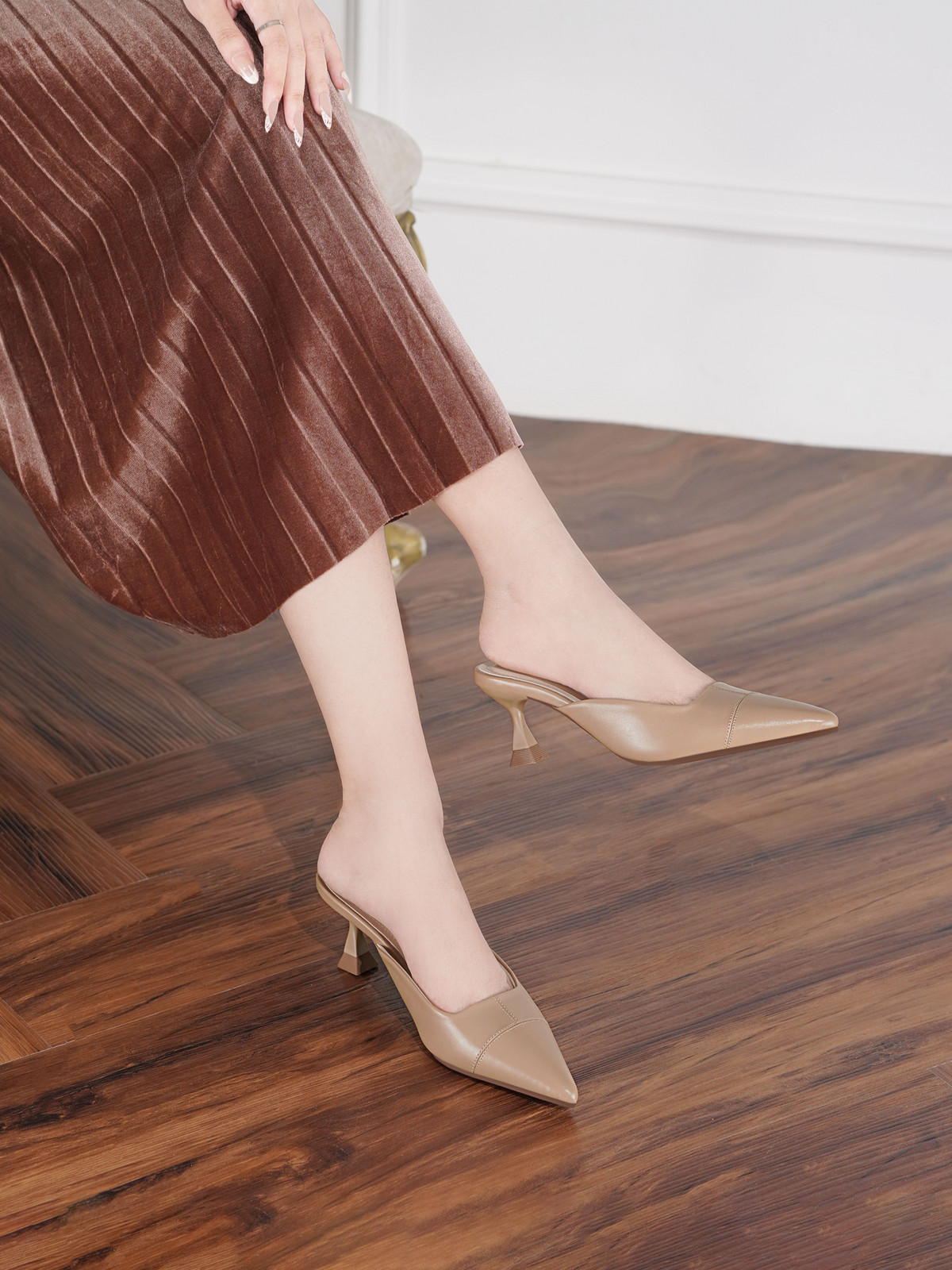 รองเท้ามิวล์ส้นสูง AA0500