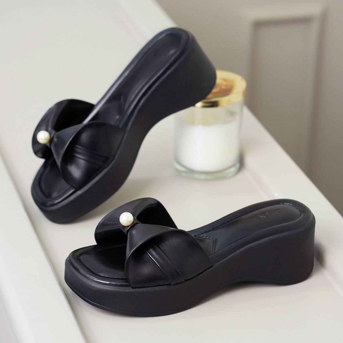 รองเท้าแตะพื้นหนา DL0597