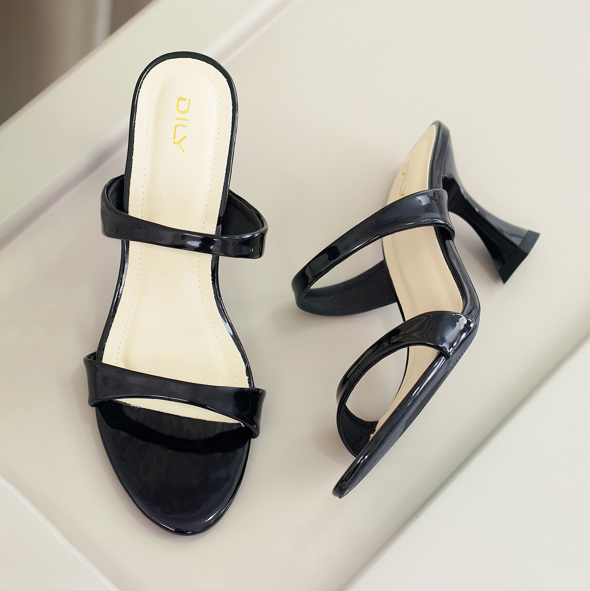 รองเท้าเปิดส้นส้นสูง DL0594